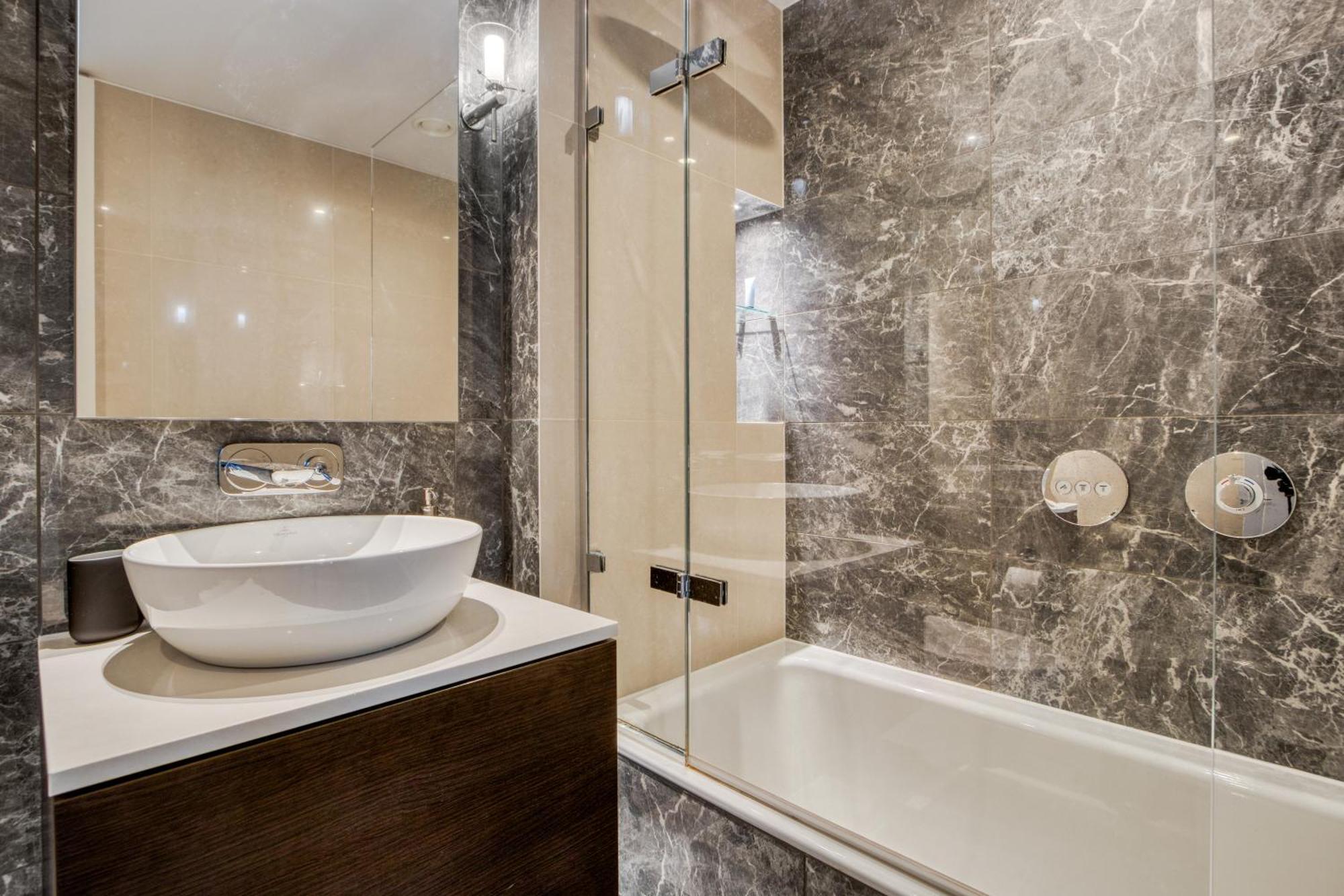 Hyde Park Beauty 2br 2ba Balcony Londen
